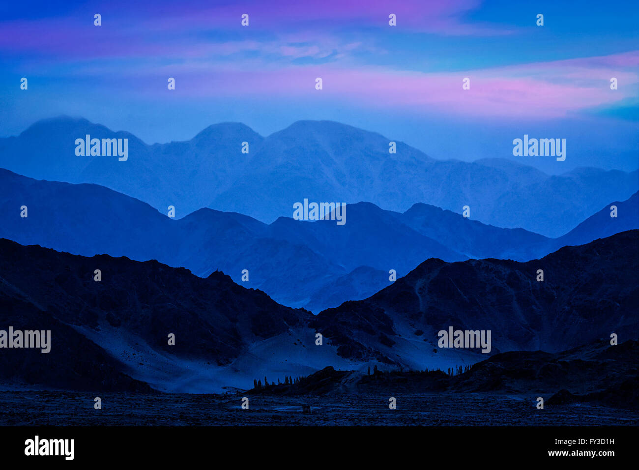 Himalayas mountains hi-res stock photography and images - Alamy