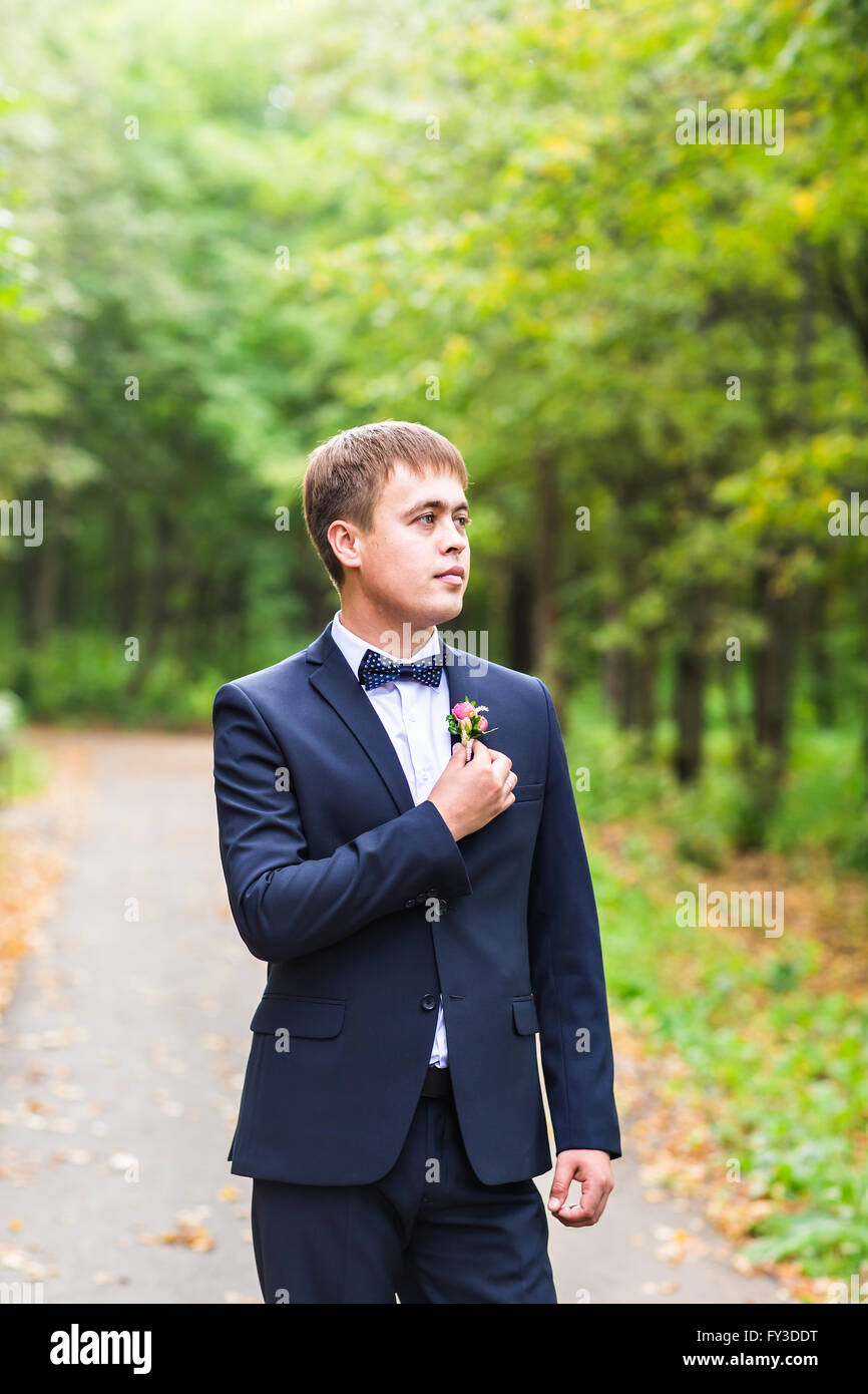 groom in the wedding suit Stock Photo - Alamy