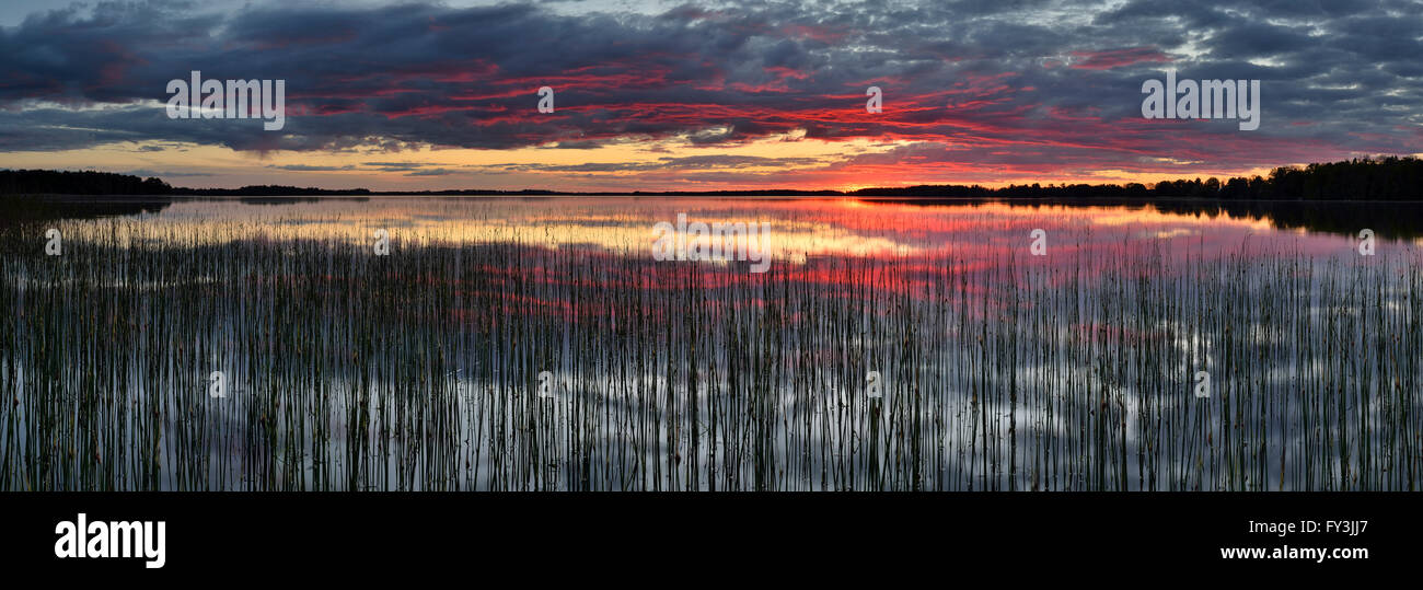 Sky reflection water sunset hi-res stock photography and images - Alamy