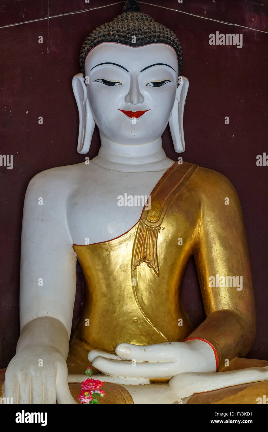 Earlobes hires stock photography and images Alamy