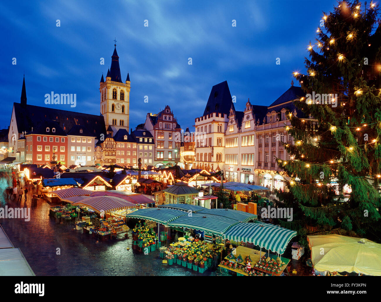 Trier Christmas market, Rhineland Palatinate, Germany Stock Photo Alamy