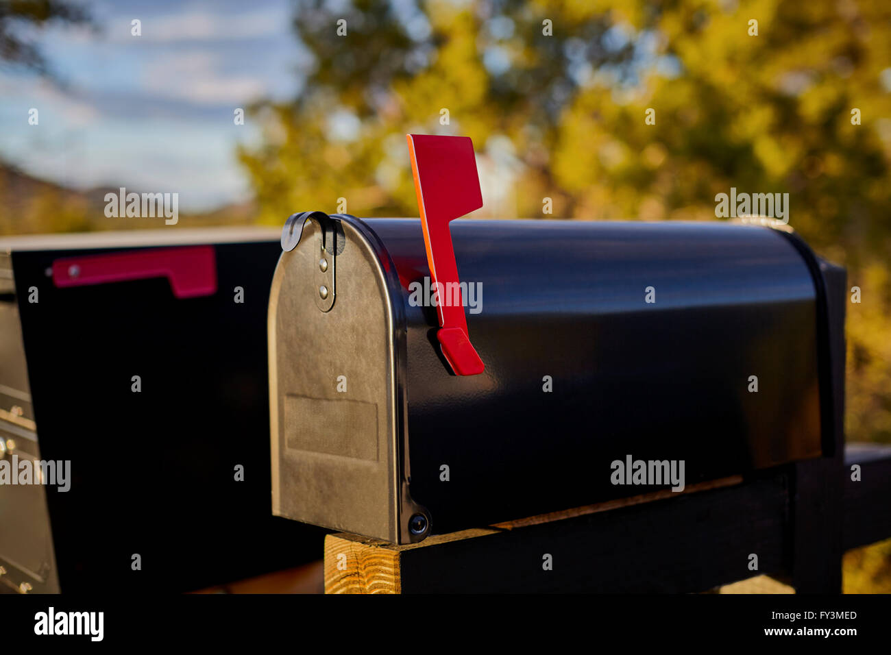 Mailbox american flag hires stock photography and images Alamy