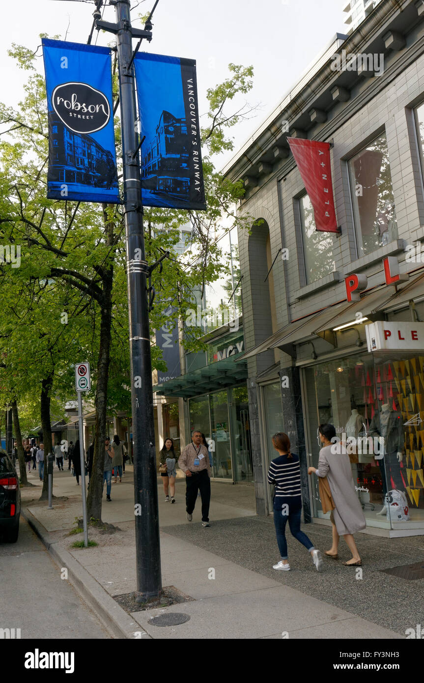 People walking along Robson Street, a popular shopping district in downtown  Vancouver, BC, Canada Stock Photo - Alamy