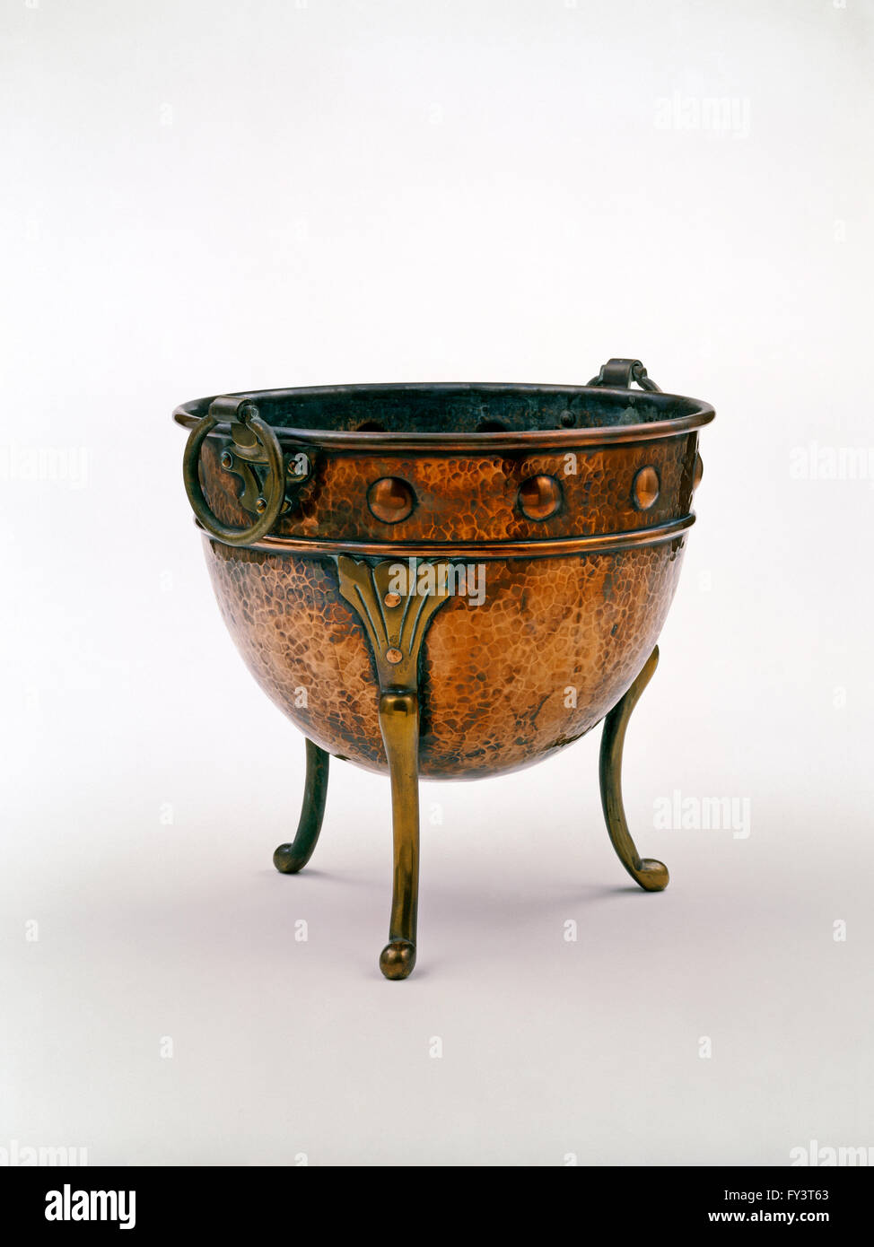 Coal scuttle hires stock photography and images Alamy