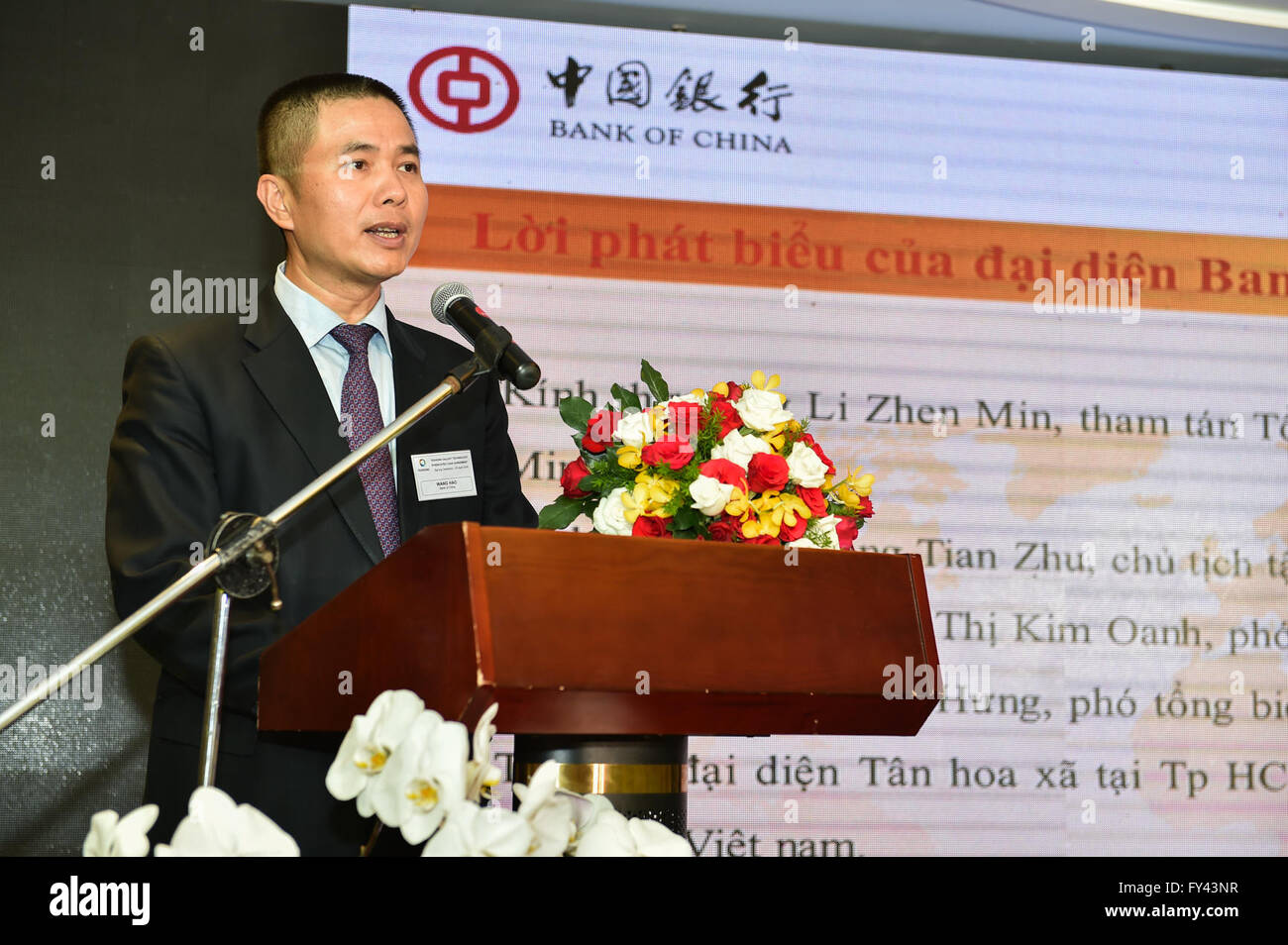 Ho Chi Minh City, Vietnam. 20th Apr, 2016. Director of Bank of China's (BOC) Ho Chi Minh City Branch Wang Hao delivers a speech during the signing ceremony in Ho Chi Minh City, Vietnam, on April 20, 2016. BOC's Ho Chi Minh City Branch signed here Wednesday a 103-million U.S. dollar syndicated loan for a Vietnam-based subsidiary of leading Chinese yarn manufacturer Texhong Textile Group, partly helping foster the good investment and trade relations between the two countries. © Nguyen Le Huyen/Xinhua/Alamy Live News Stock Photo