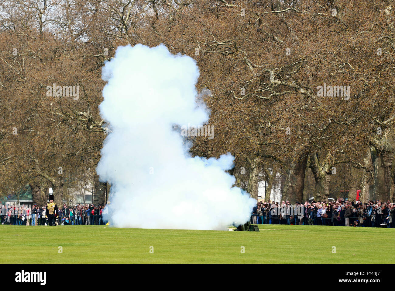 Hyde Park, London, UK. 21st April, 2016. A 41gun salute is fired by
