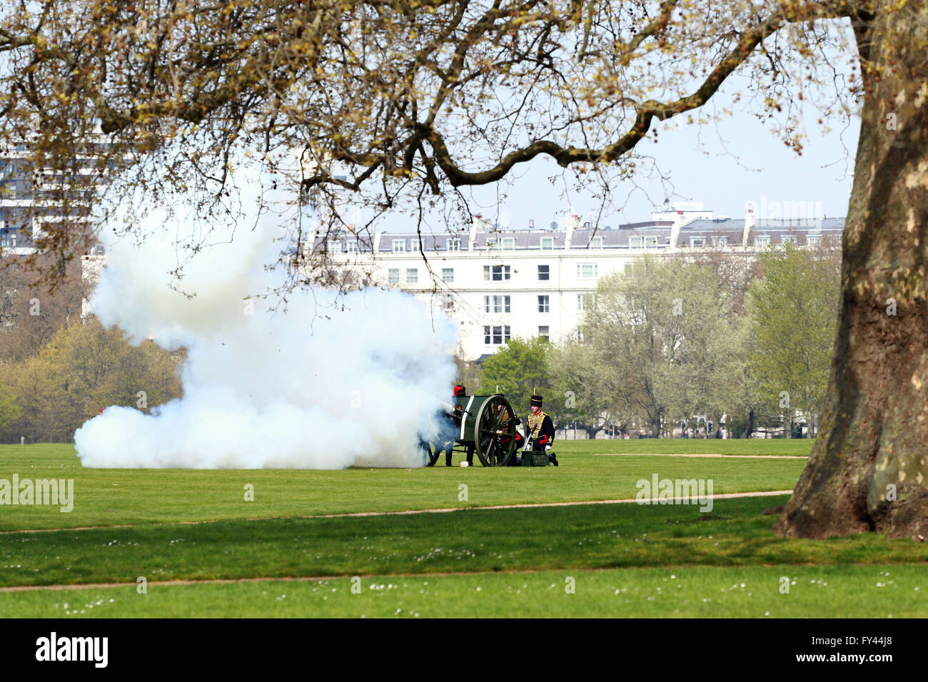 Hyde Park, London, UK. 21st April, 2016. A 41gun salute is fired by