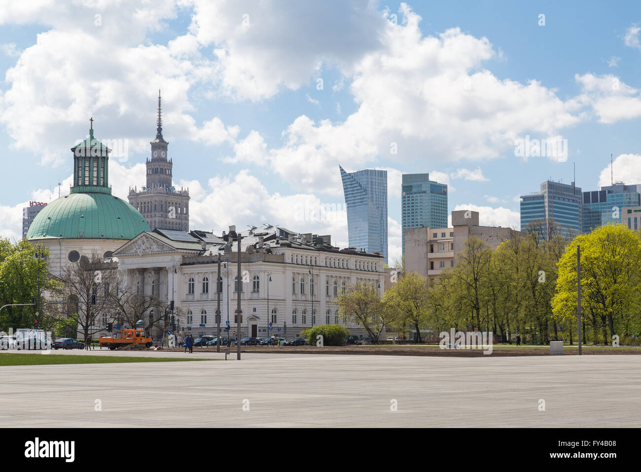 Warsaw, Poland. 21st Apr, 2016. View of the center of Warsaw from the Pilsudski Square (Polish: plac marsz. Jozefa Pilsudskiego) © Mateusz Wlodarczyk/Pacific Press/Alamy Live News Stock Photo