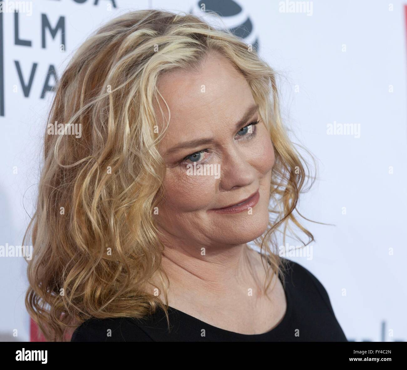 New York, NY, USA. 21st Apr, 2016. Cybill Shepherd at arrivals for TAXI DRIVER Special Screening at 2016 Tribeca Film Festival, Beacon Theatre, New York, NY April 21, 2016. Credit:  Lev Radin/Everett Collection/Alamy Live News Stock Photo
