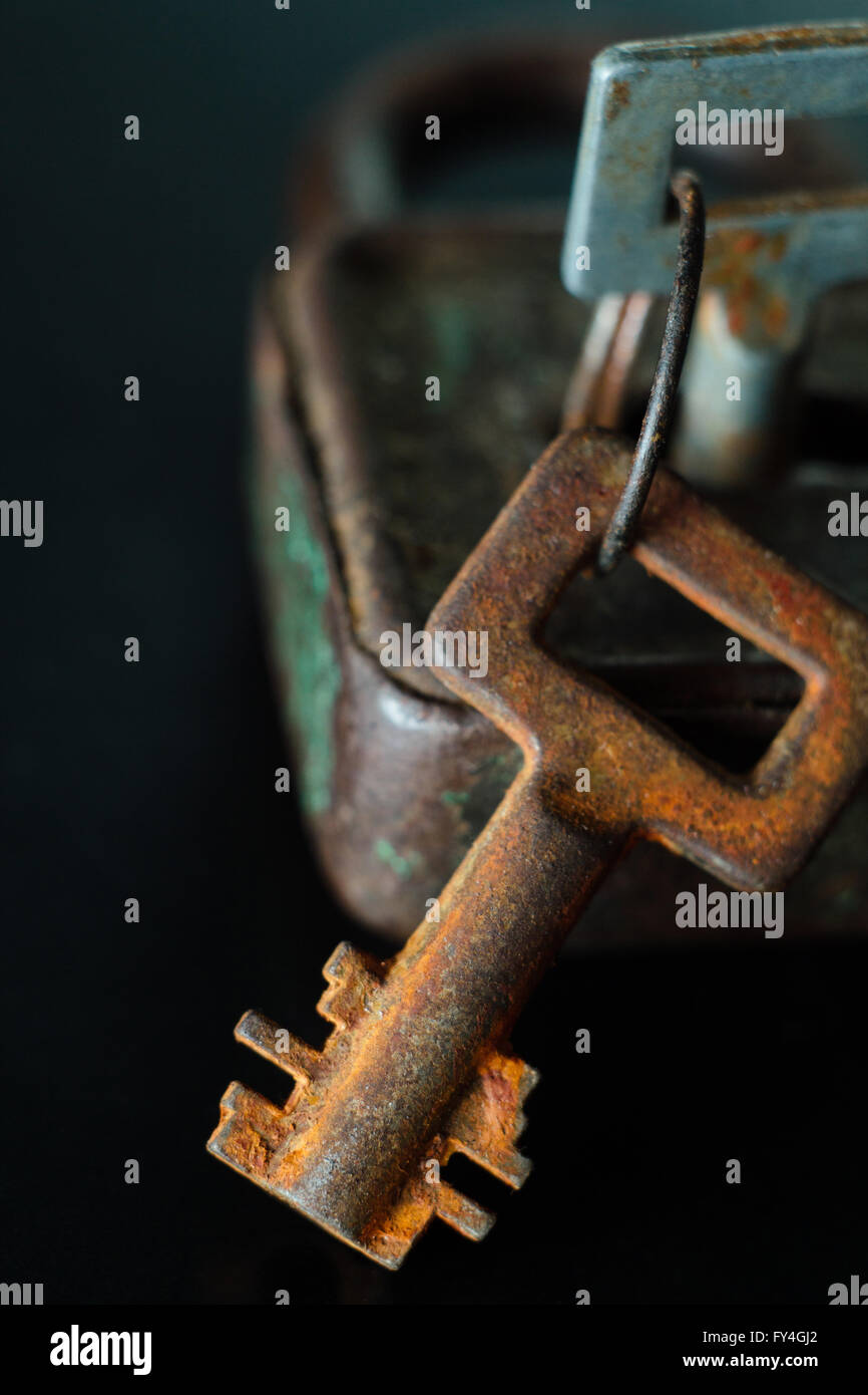 Key hole lock hi-res stock photography and images - Alamy