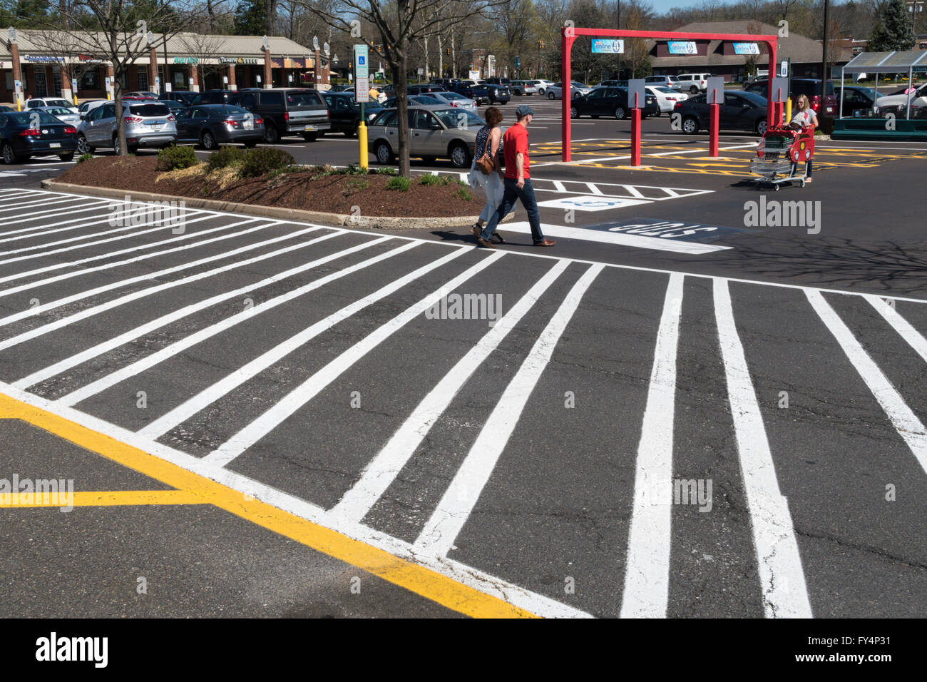 Supermarket Parking Hi Res Stock Photography And Images Alamy