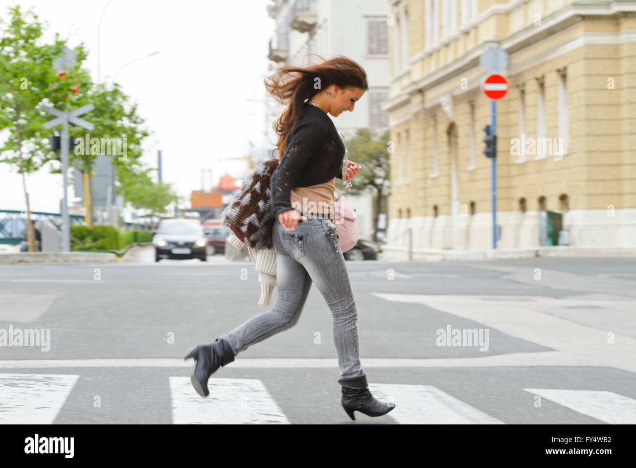 Rush Rushing Across Street Walk Walking Fast Speeding Teen Girl Down Stock Photo Alamy