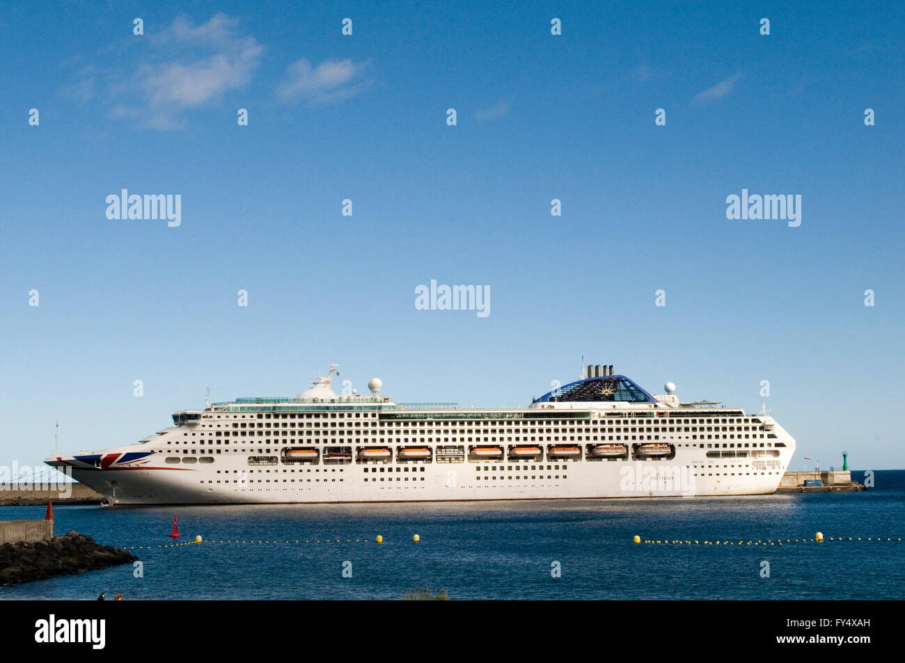 Oceana Cruise Ship ships cruiseships  P&O Cruises Stock Photo