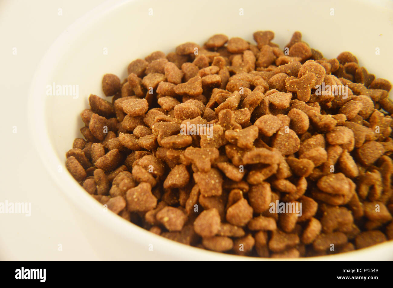 Dry Cat Food Stock Photo Alamy