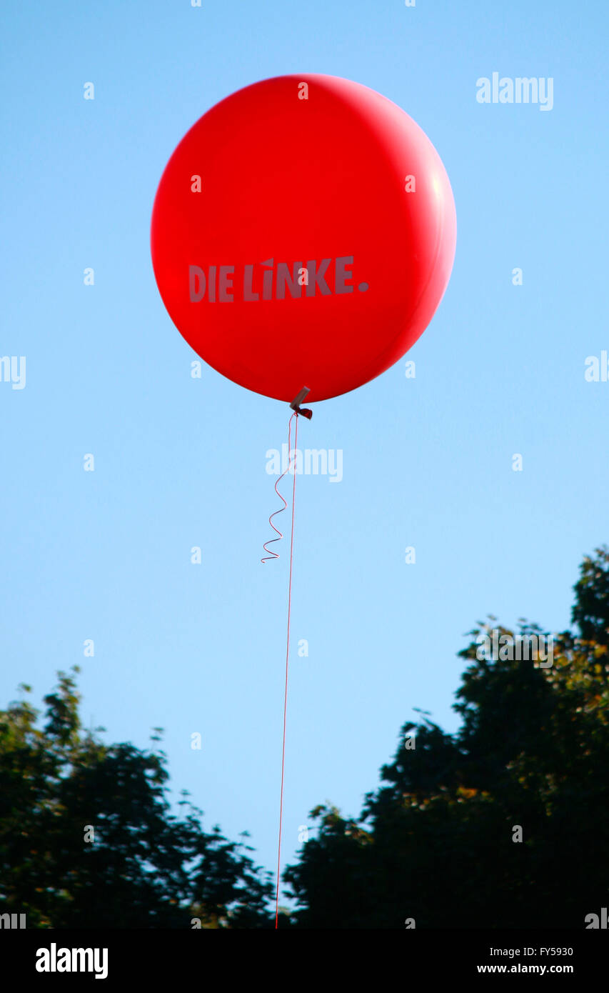 Luftballon: Die Linke - Impressionen Demonstrationen gegen TTIP, 10. Oktober 2015, Berlin. Stock Photo