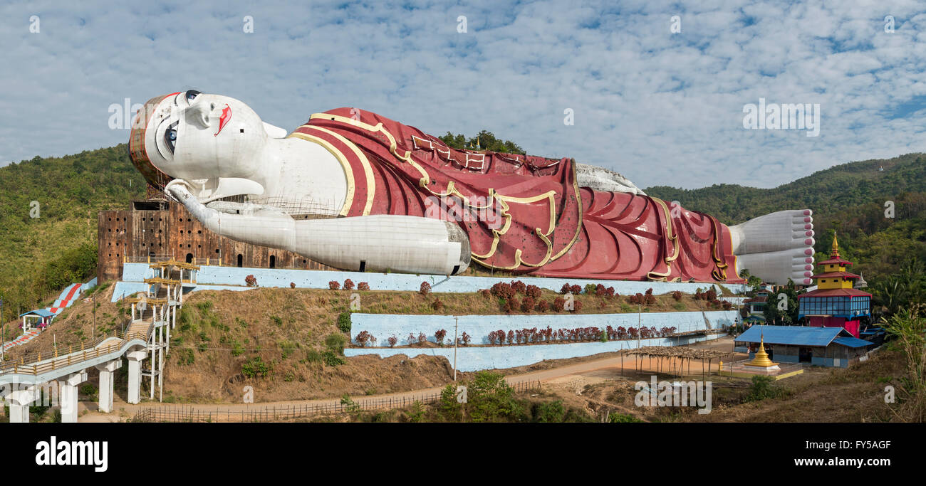 Win Sein Taw Ya, reclining Buddha statue at Mudon near Mawlamyine, Mon State, Myanmar Stock Photo