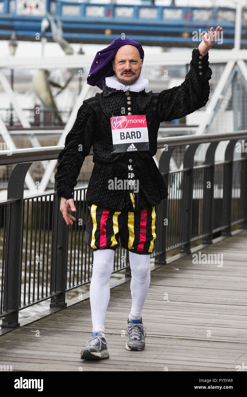 London, UK. 22 April 2016. To commemorate the 400th anniversary of William Shakespeare's death, Luke Hollowell-Williams, artistic director of the Primary Shakespeare Company, will run the 2016 Virgin Money London Marathon as the Bard, complete with sculpted beard, Elizabethan ruff, red and yellow-striped Elizabethan hose and white tights. Credit:  Vibrant Pictures/Alamy Live News Stock Photo