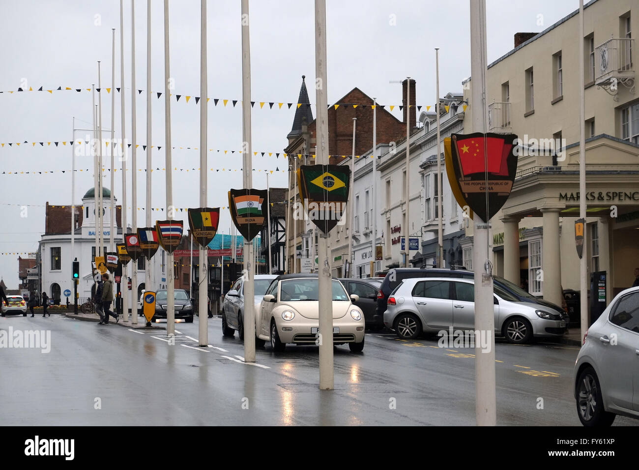 Stratford-upon-Avon, UK. 22th April, 2016. General image of Stratford-upon-Avon town center, as the town prepares for tomorrows 400th anniversary of the death of the 'Bard of Avon.' Dignitaries from all over the world are arriving in Stratford to take part in the commemorations. Credit:  Andrew Lockie/Alamy Live News Stock Photo