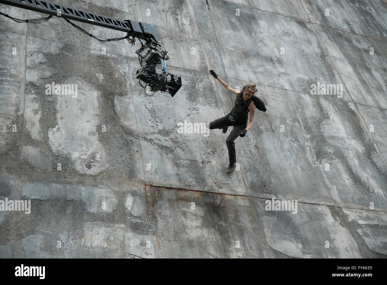 RELEASE DATE: March 18, 2016 TITLE: Divergent Series - Allegiant STUDIO: Lionsgate DIRECTOR: Robert Schwentke PLOT: After the earth-shattering revelations of Insurgent, Tris must escape with Four beyond the wall that encircles Chicago, to finally discover the shocking truth of the world around them PICTURED: Shailene Woodley stunt (Credit Image: c Lionsgate/Entertainment Pictures/) Stock Photo