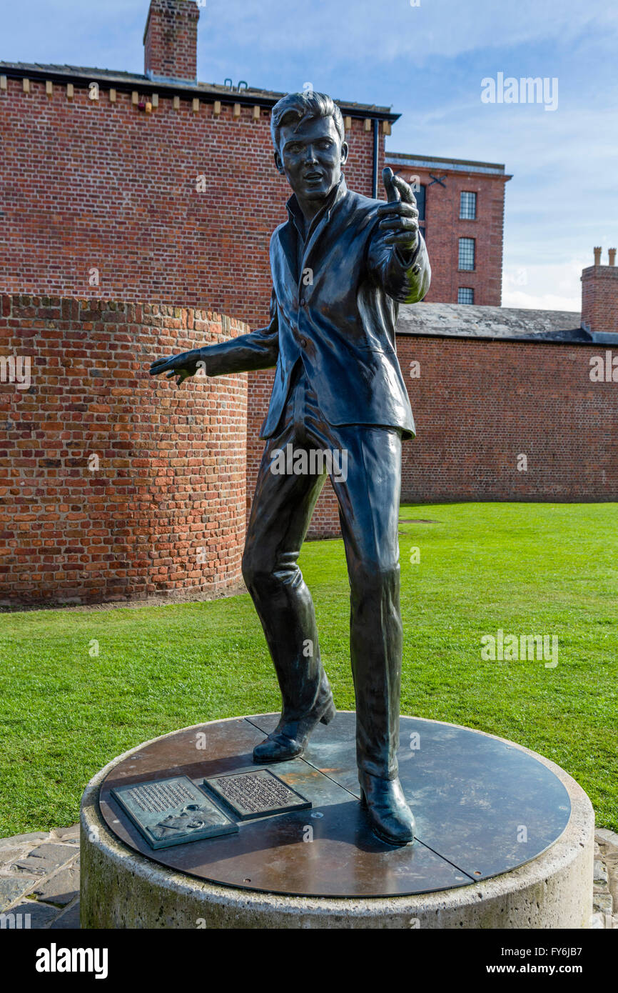 Statue of singer Billy Fury by sculptor Tom Murphy, Albert Dock, Liverpool, Merseyside, England, UK Stock Photo