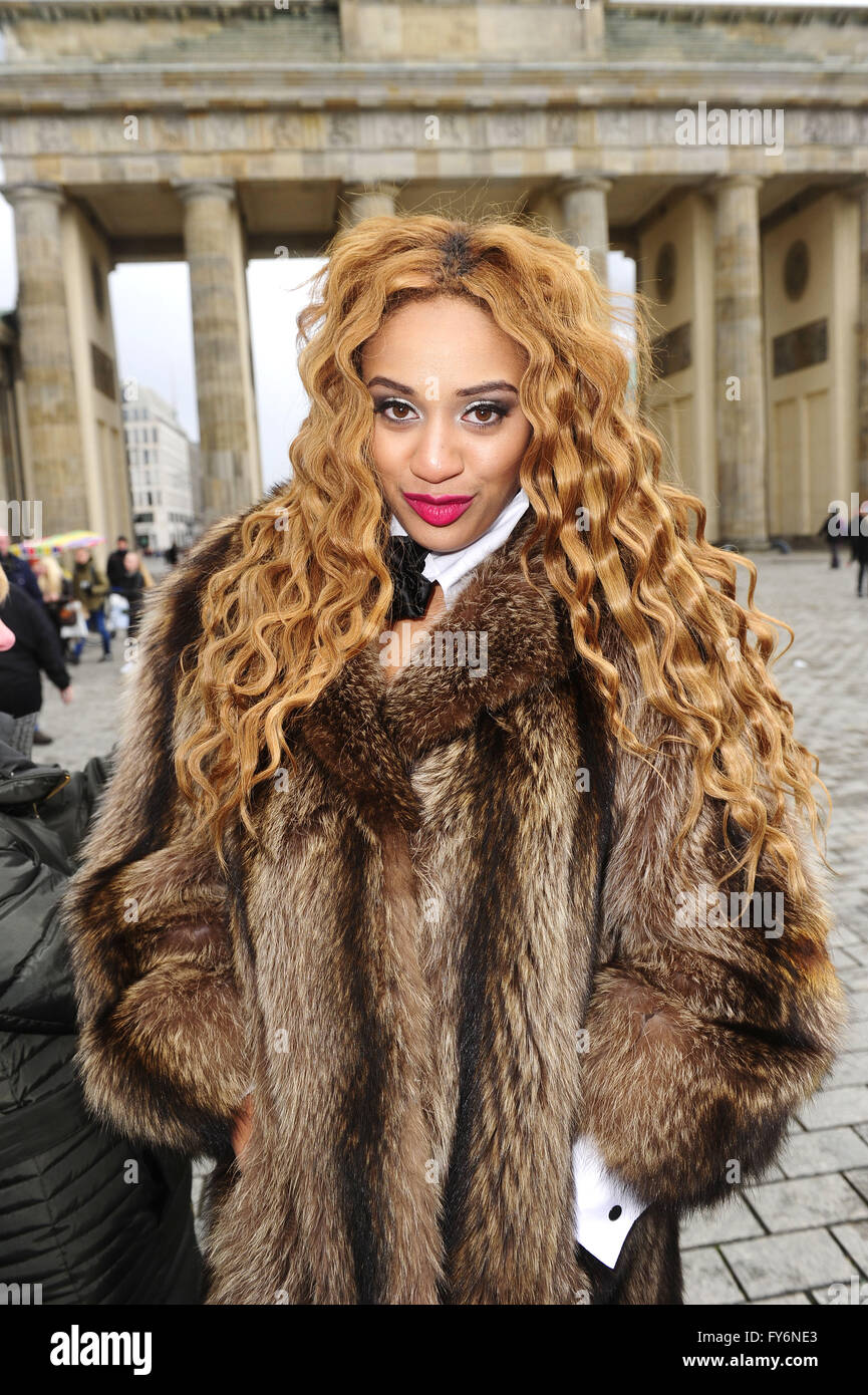 Micaela Schaefer and Sarah Joelle Jahnel at an Easter themed photo