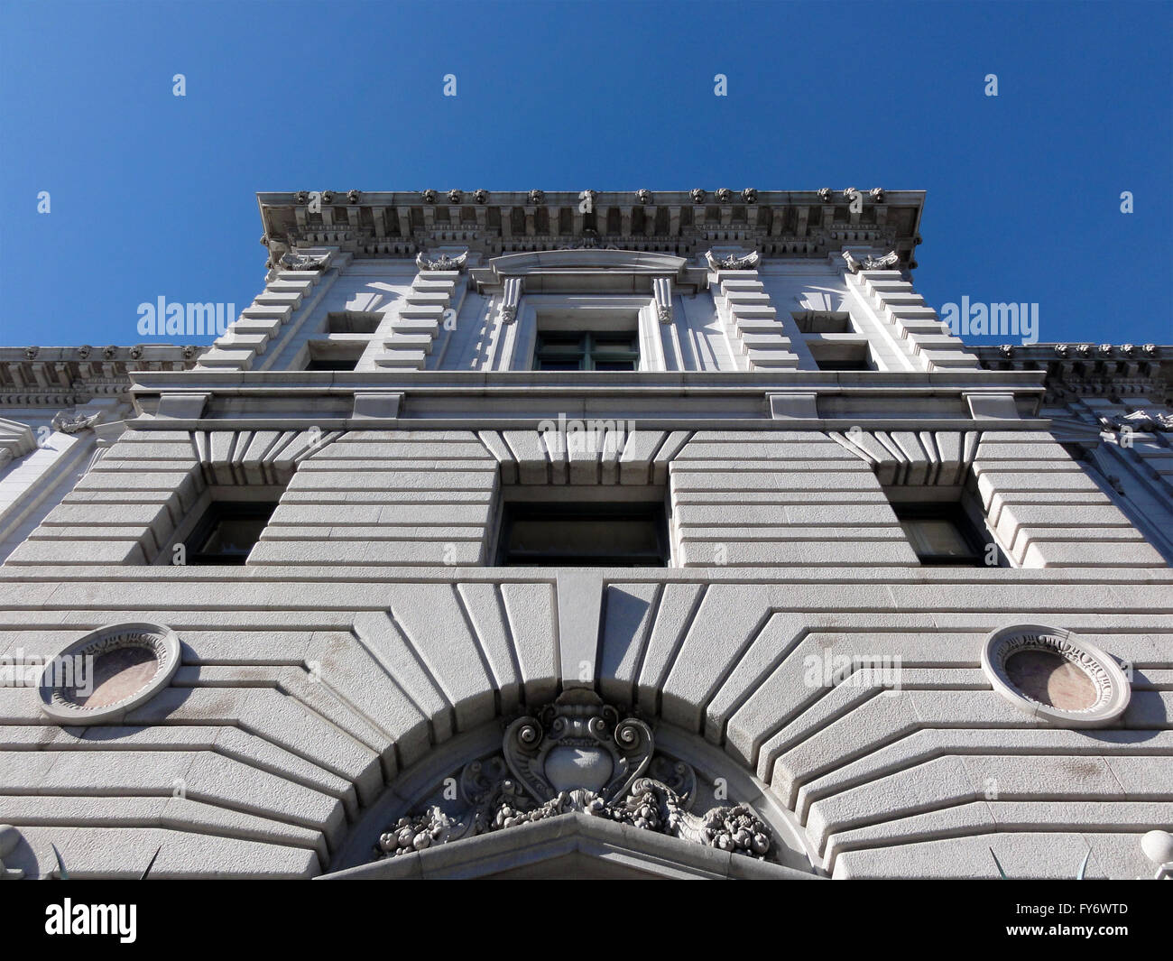 Looking up at the United States Court of Appeals, Ninth Circuit.  Headquartered in San Francisco, California, the Ninth Circuit Stock Photo