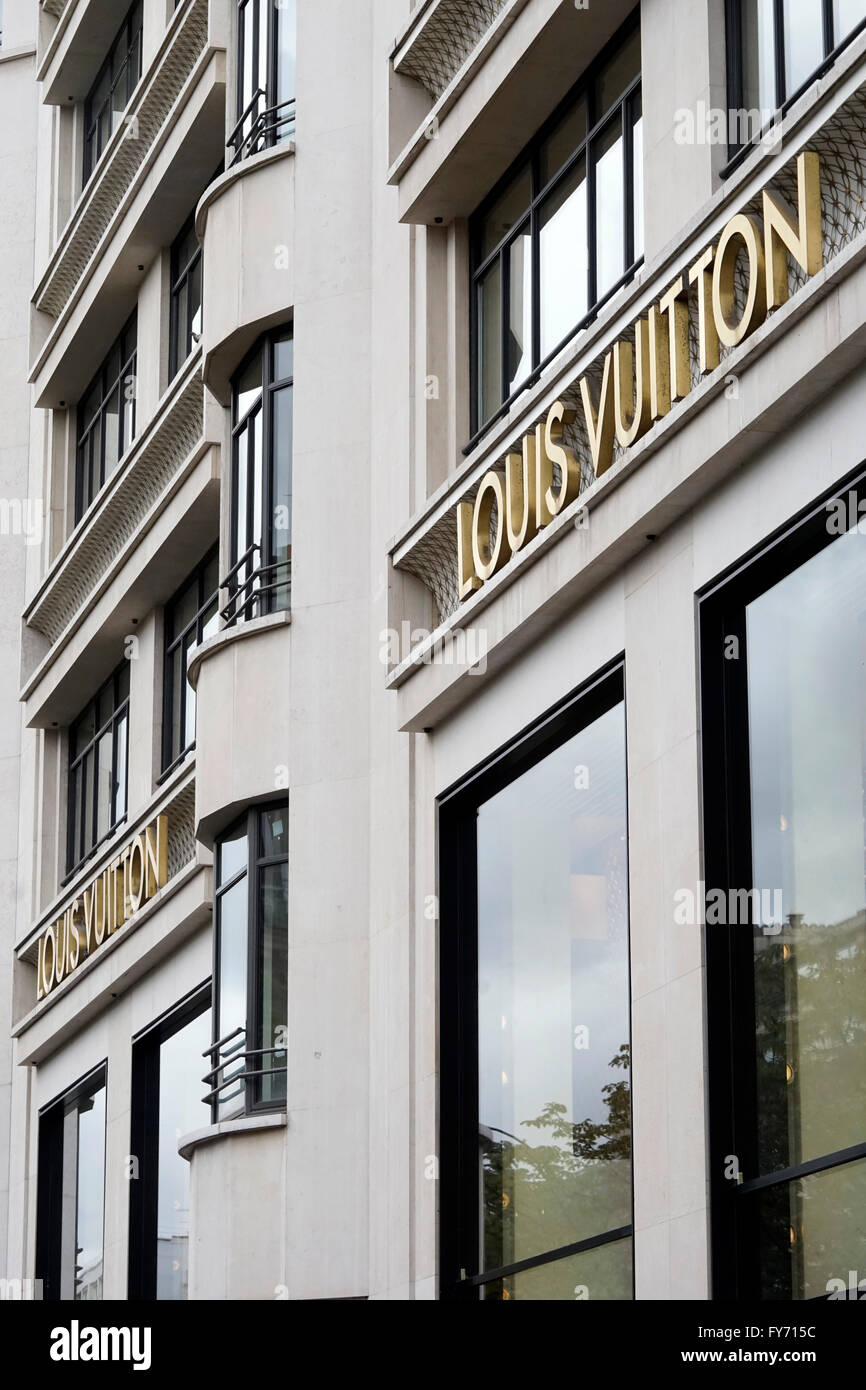 Louis Vuitton Shop front in Paris France Stock Photo - Alamy