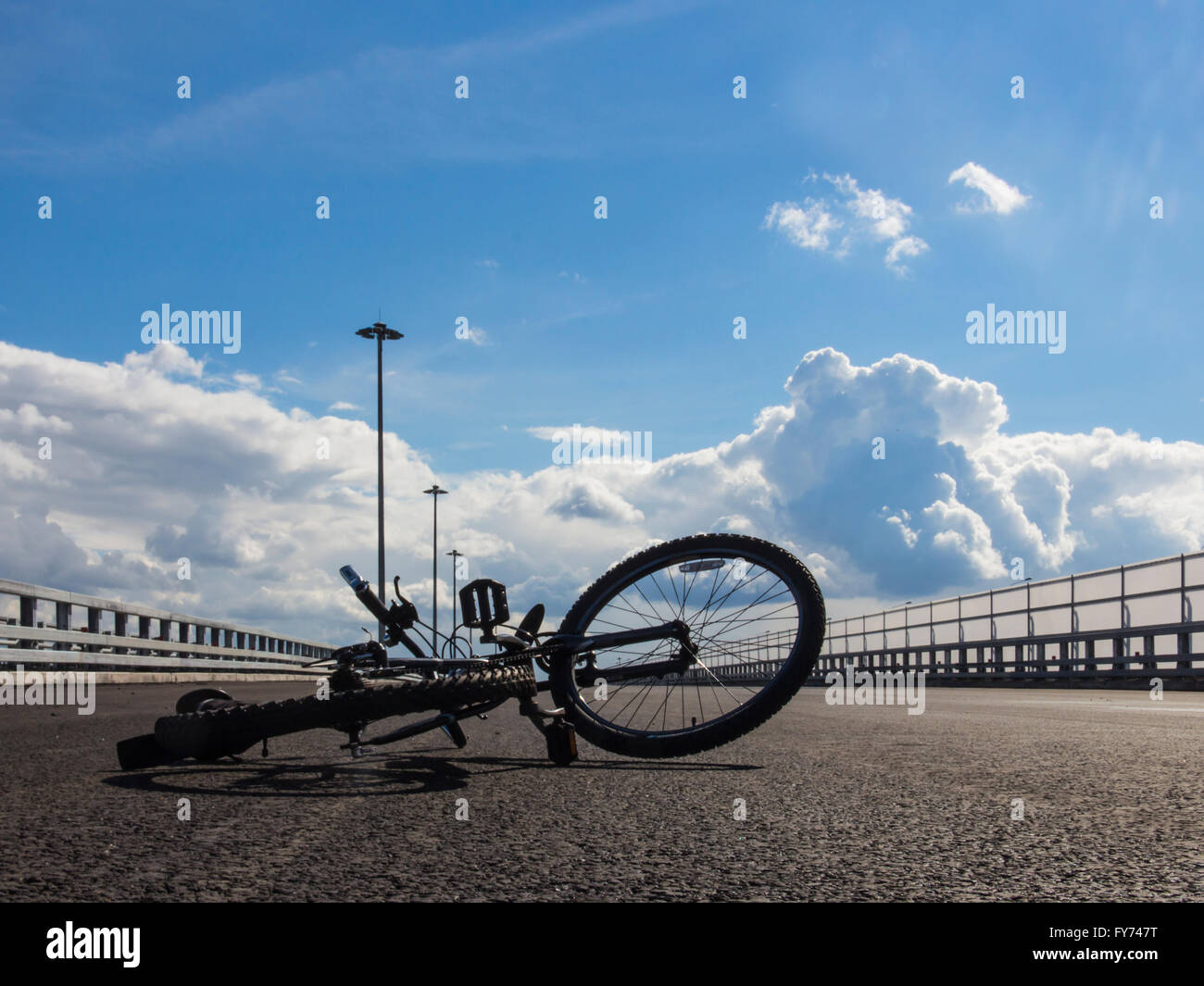 Bicycle accident hires stock photography and images Alamy