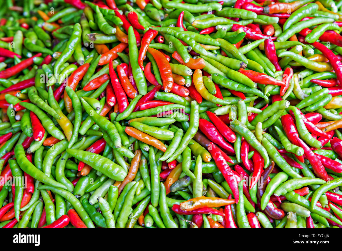 Red chilli pepper pile hi-res stock photography and images - Alamy