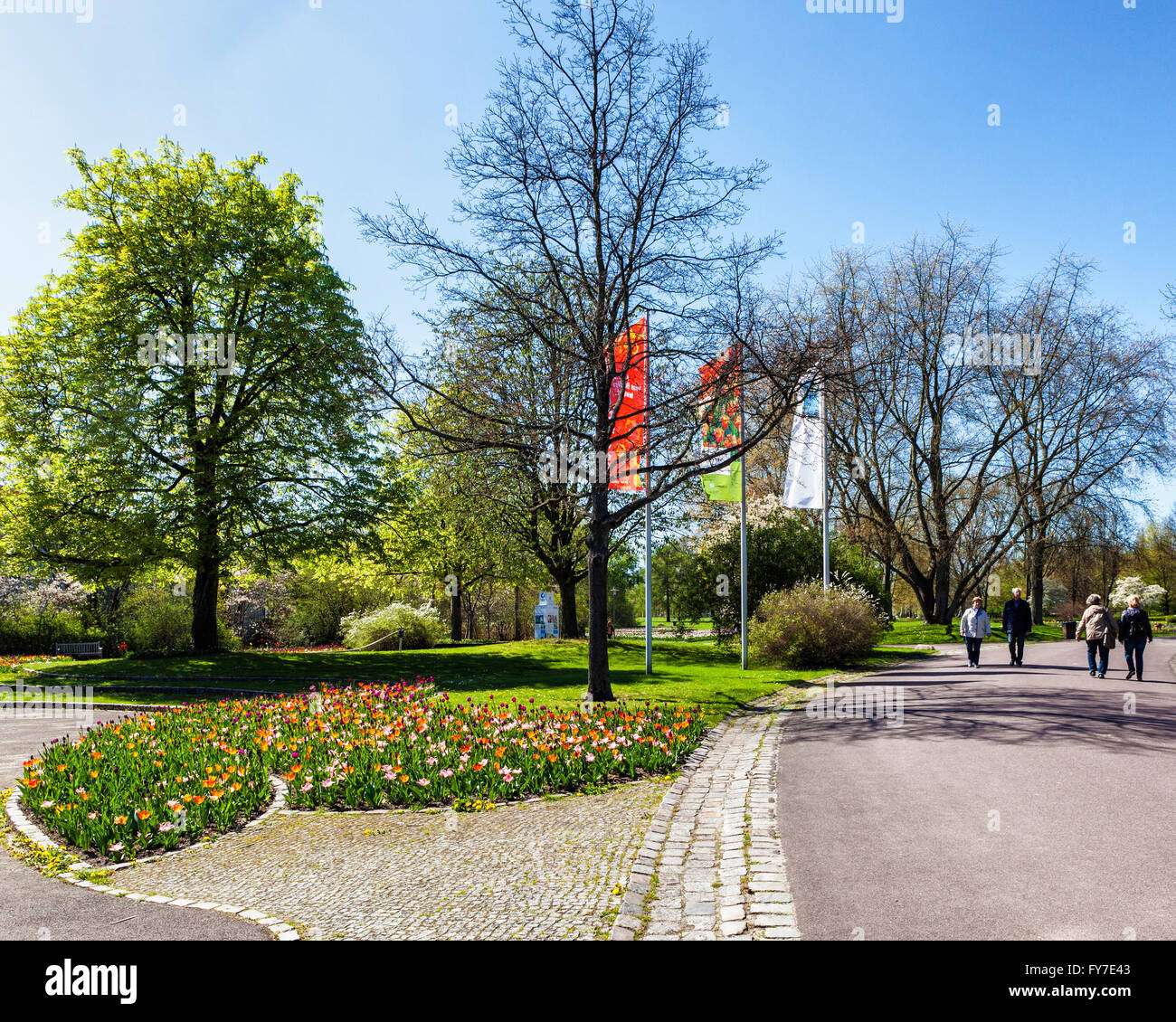 37+ Britzer Garten Berlin Neukölln, Bushaltestellen, parkplätze und