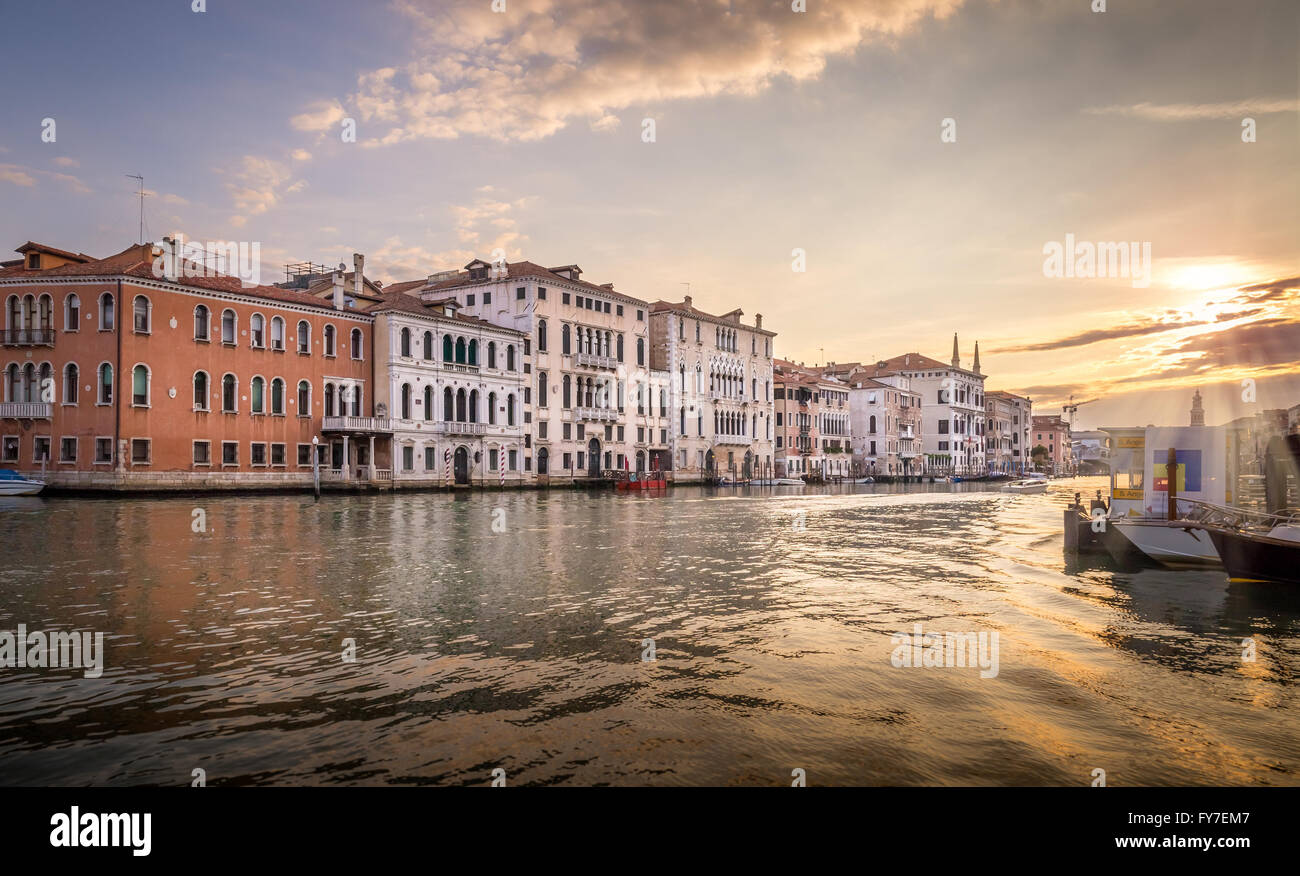 Venice italy water canal hi-res stock photography and images - Alamy