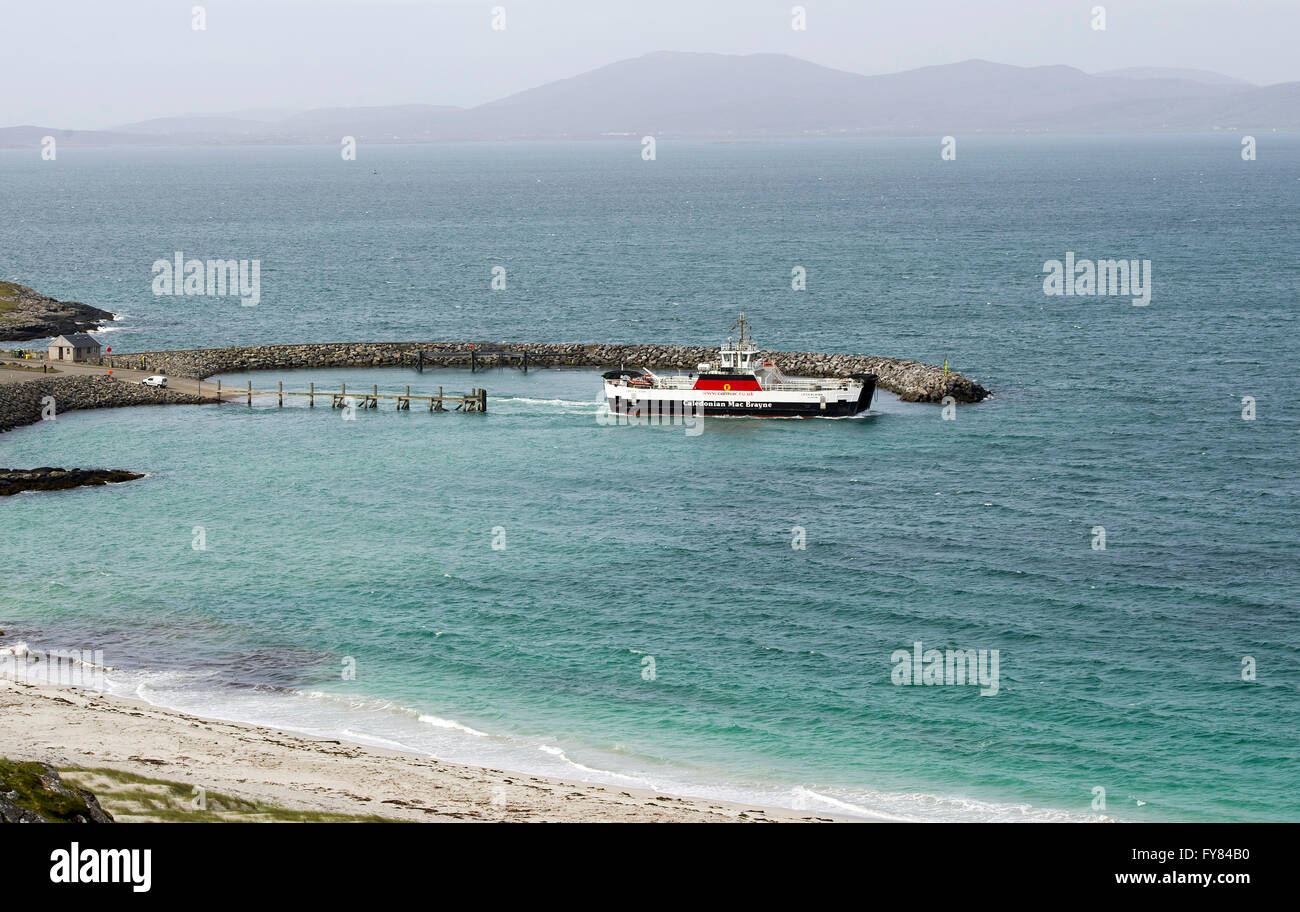 The Caledonian MacBrayne ferry MV Lochalainn departs Eriskay for the Isle of Bara. Stock Photo