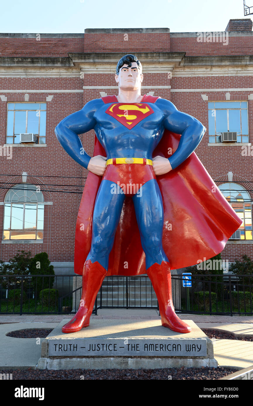 Metropolis, IL, USA – March 25, 2016: Statue of Superman outside the Museum and hometown in Metropolis, Illinois Stock Photo