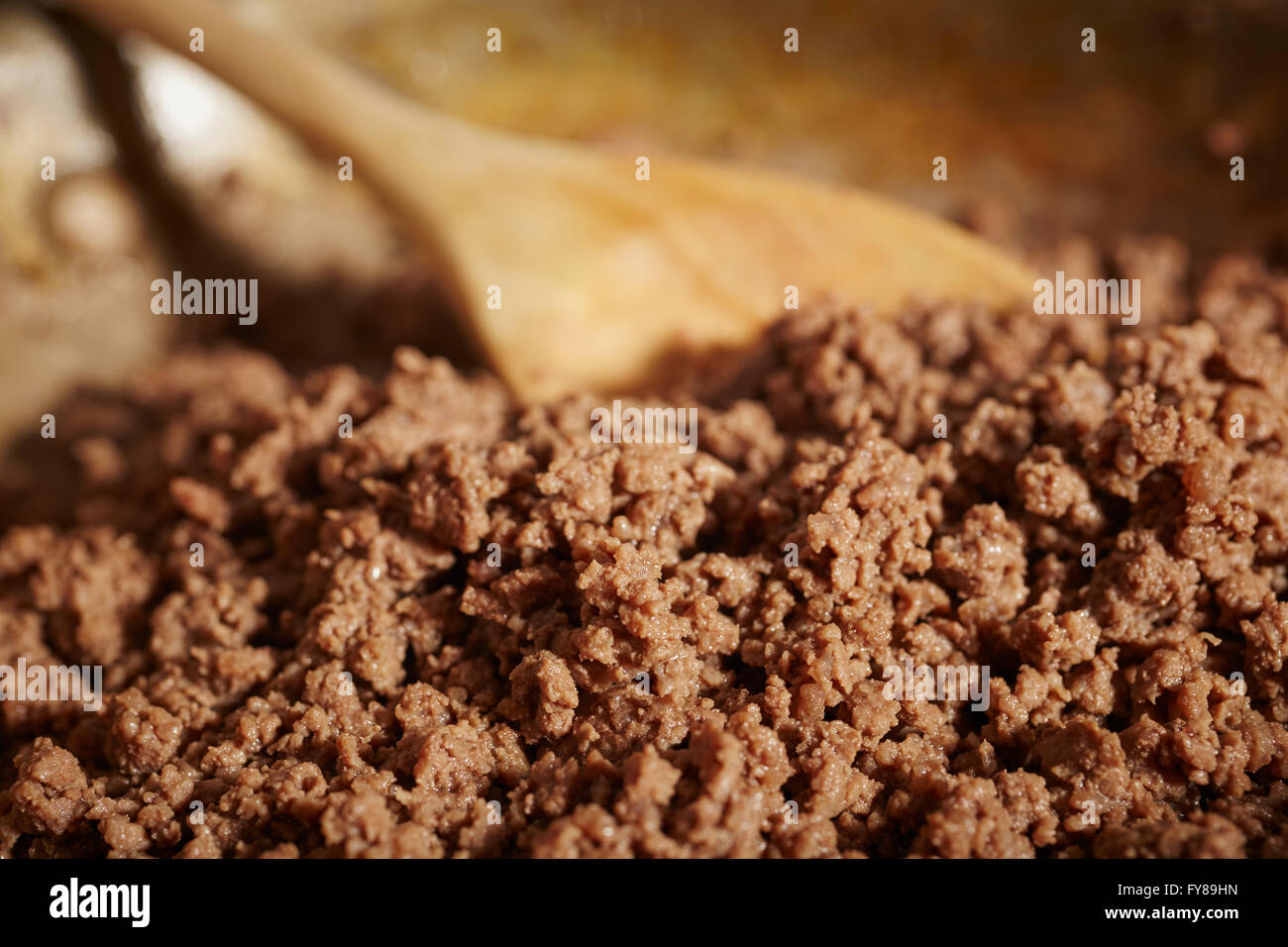 ground beef mince browning in a skillet Stock Photo Alamy