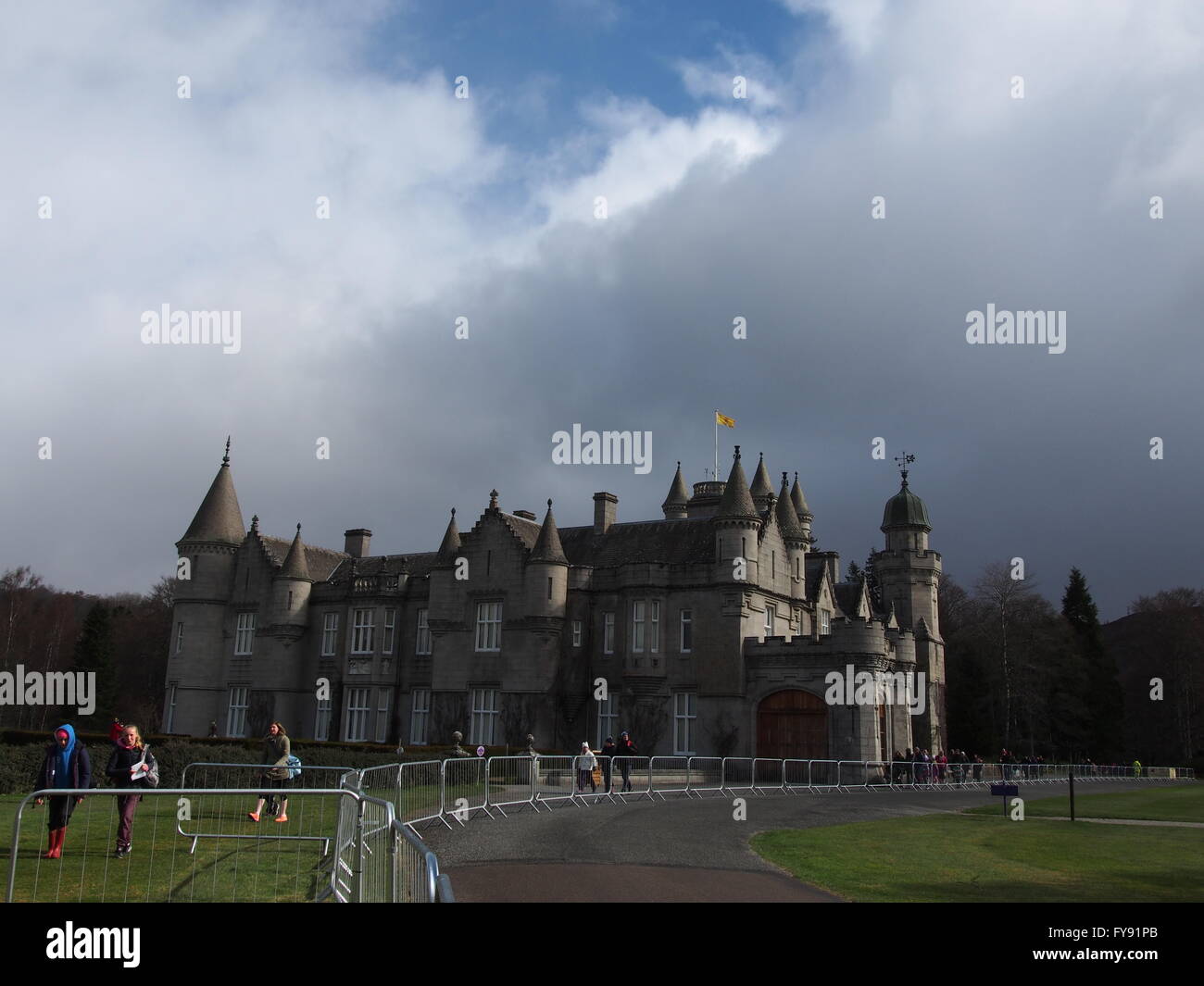 Balmoral road race. 5k childrens fun run, 2016, Royal, deeside