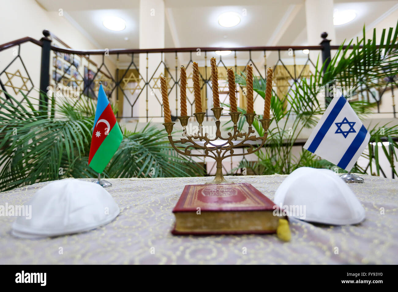 Baku, Azerbaijan. 22nd Apr, 2016. Azerbaijan and Israel flags in Baku's synagogue. Mountain Jews speak their own dialect called Judeo-Tat and are believed by some to be descendents from the ten lost tribes who were exiled from Israel in 722BCE and settled in the Caucasus Mountains. Credit:  Aziz Karimov/Pacific Press/Alamy Live News Stock Photo