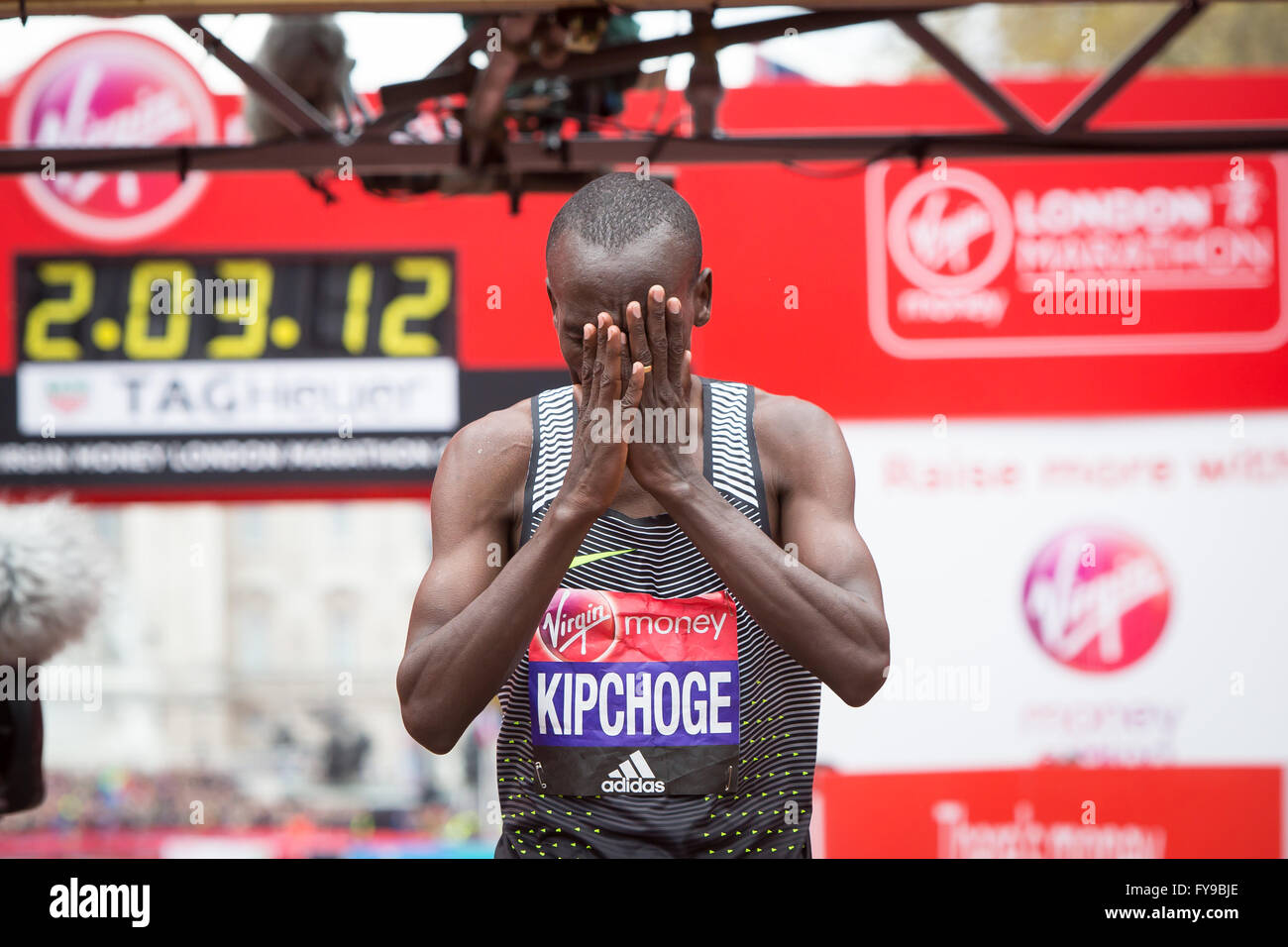 London, UK. 24th Apr, 2016. Men's Elite winner Eliud Kipchoge of Kenya celebrates after the London Marathon 2016 in London, Britain on April 24, 2016. Credit:  Richard Washbrooke/Xinhua/Alamy Live News Stock Photo