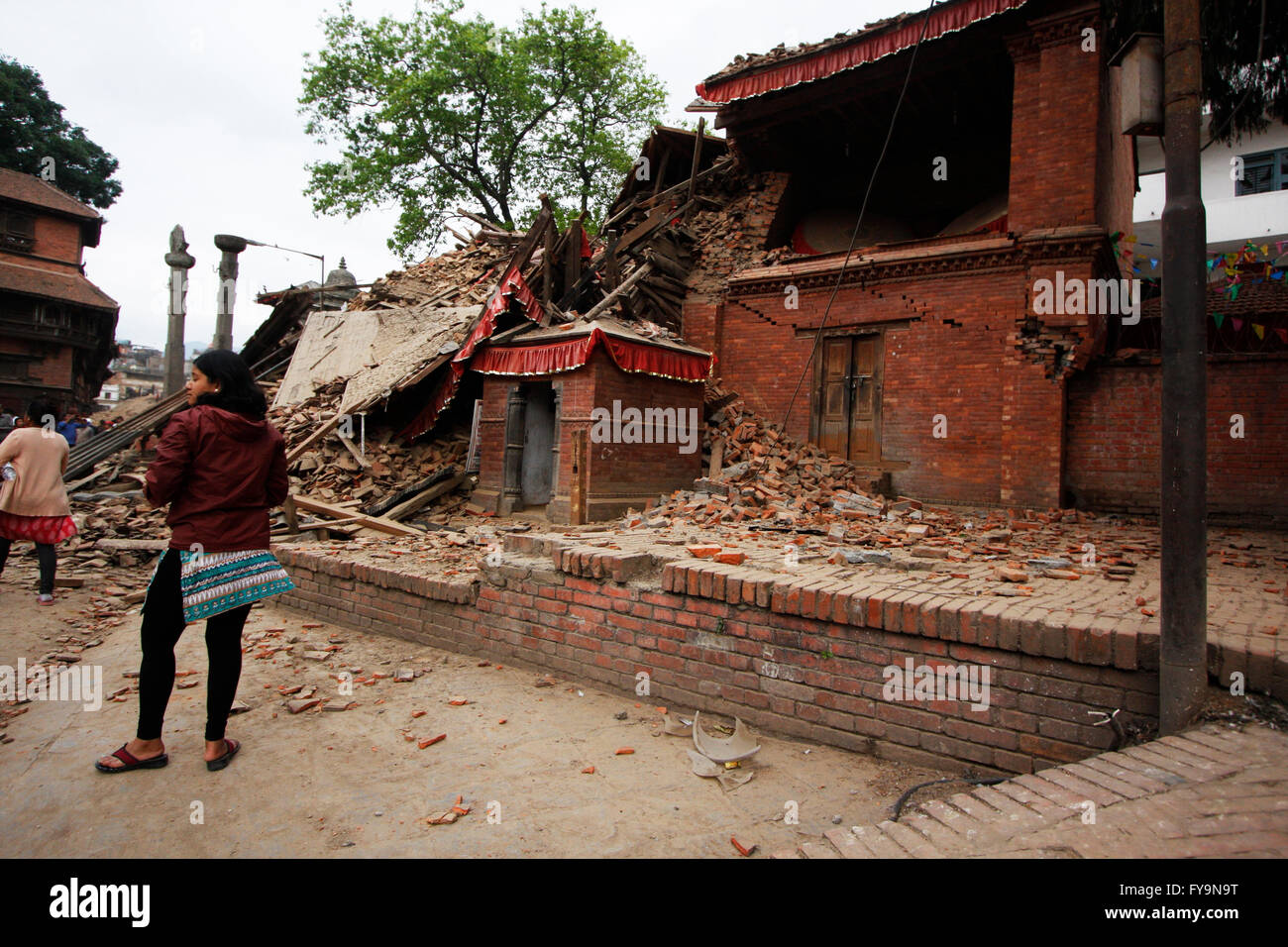 Devastation of earthquake hi-res stock photography and images - Alamy
