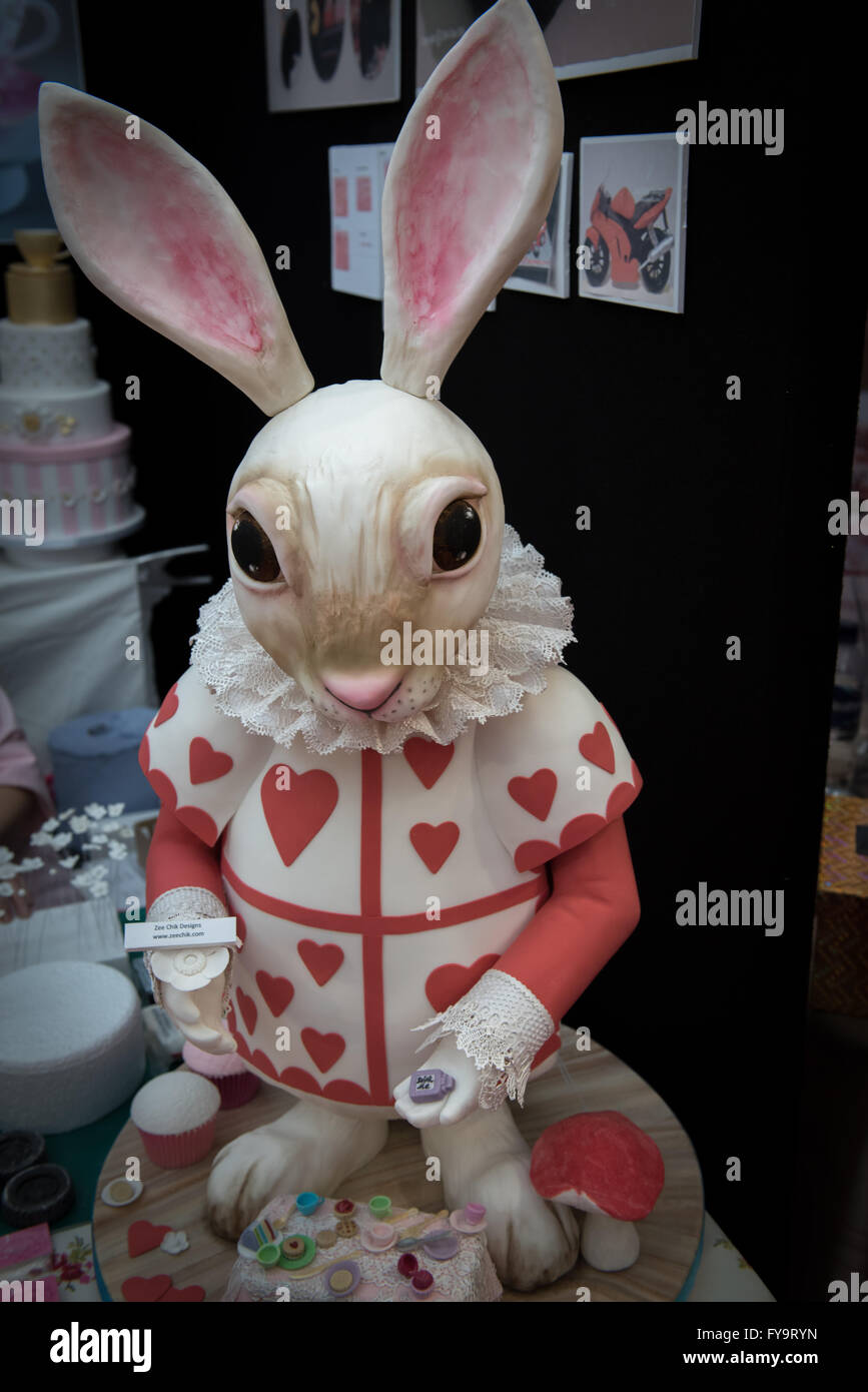 Alice in Wonderland White Rabbit edible decor at Cake International – The Sugarcraft, Cake Decorating and Baking Show, London. Stock Photo