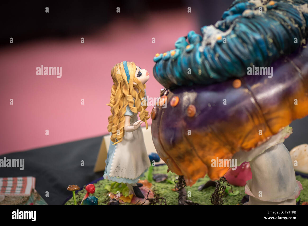 Alice In Wonderland And Absalom Edible Decor At Cake International