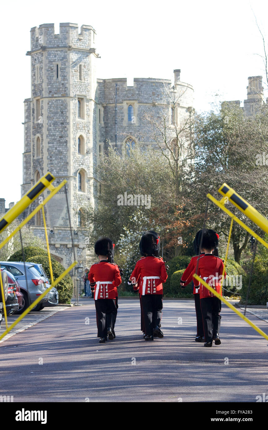 Coldstream Guards marching through the gates of Windsor Castle Stock Photo