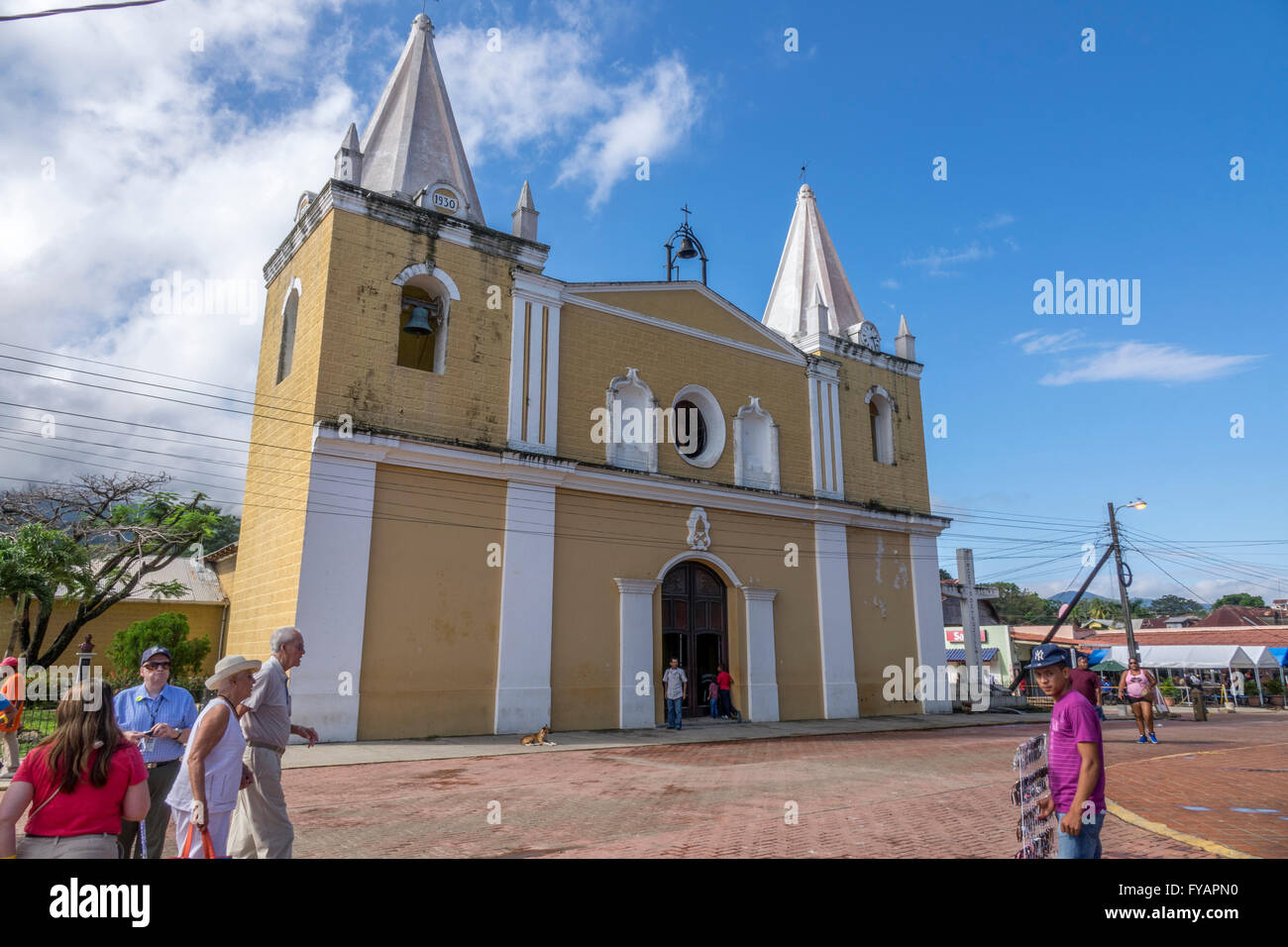 Catedral de San Juan Bautizta Trujillo Honduras In The Centre Of Town Opposite The Parque Central Stock Photo