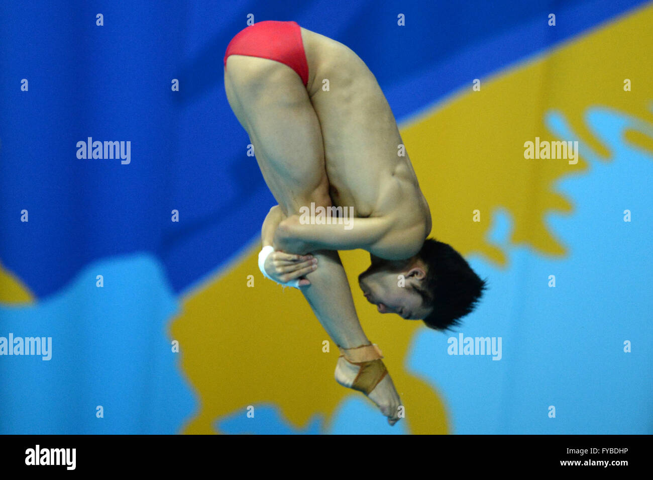 Kazan, Russia. 24th Apr, 2016. Chen Aisen of China competes during the men's 10m platform final at FINA/ NVC diving world series in Kazan, Russia, April 24, 2016. Credit:  Pavel Bednyakov/Xinhua/Alamy Live News Stock Photo