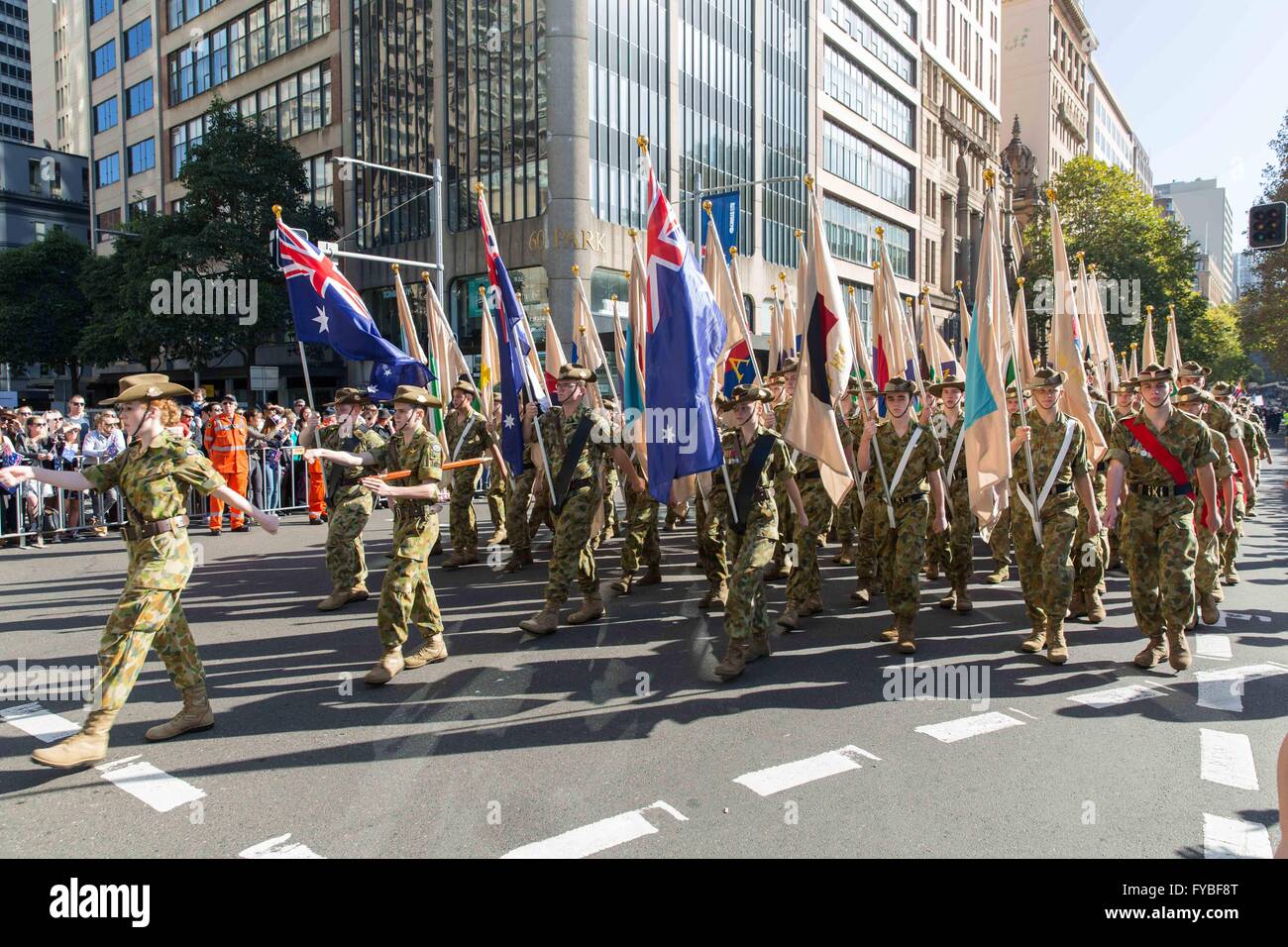 Sydney. 25th Apr, 2016. Photo taken on April 25, 2016 shows a parade team during the ANZAC Day Parade in Sydney, Australia. ANZAC Day is a national day of remembrance in Australia and New Zealand originally to honor the members of the Australian and New Zealand Army Corps (ANZAC) who fought at Gallipoli during World War I but now more to commemorate all those who served and died in military operations for their countries. Credit:  Zhu Hongye/Xinhua/Alamy Live News Stock Photo
