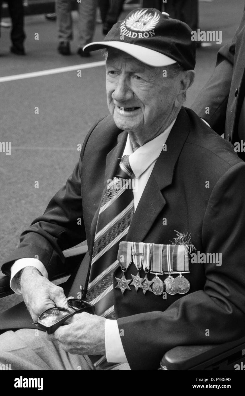 Sydney, Australia. 25th April 2016. Thousands fill Sydney's CBD near Hyde Park for the ANZAC Day March. The march which is run annually honours those who served in the defence of Australia or its interest. The march started at the intersection of Martin Place and Elizabeth Street and finished at the end of Hyde Park near Liverpool Street. Credit:  mjmediabox /Alamy Live News Stock Photo