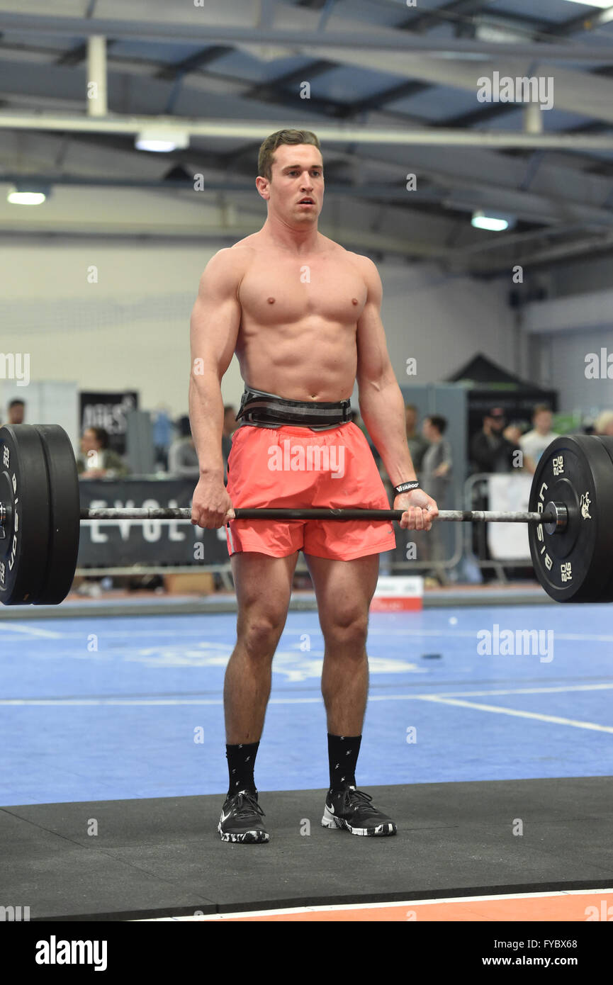 Crossfit Cross fit Male full length in competiton Pink shorts