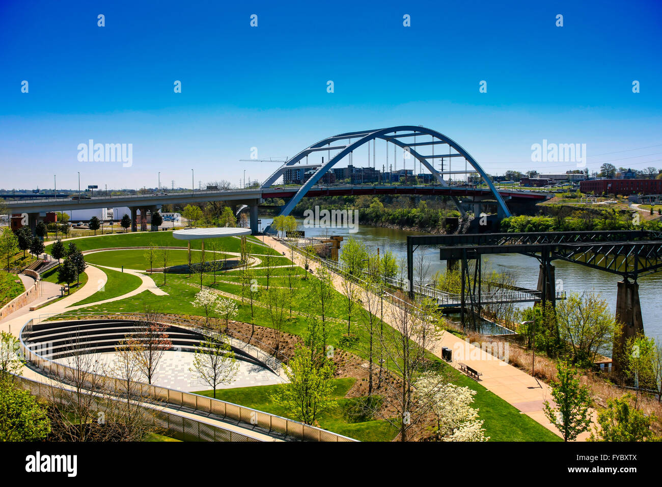 The Korean Veterans Blvd bridge and Cumberland Park in Nashville, Tennessee Stock Photo