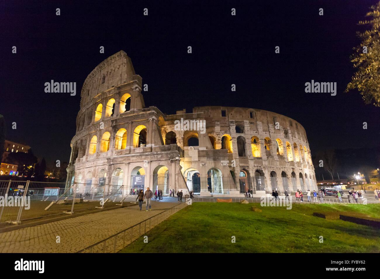 Colosseum night rome hi-res stock photography and images - Alamy