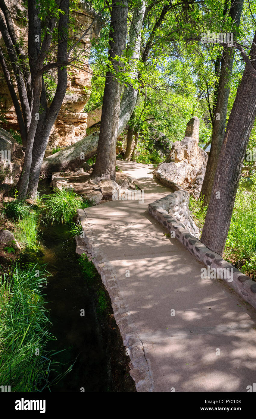 Montezuma Well unit of Montezuma Castle National Monument Stock Photo Alamy