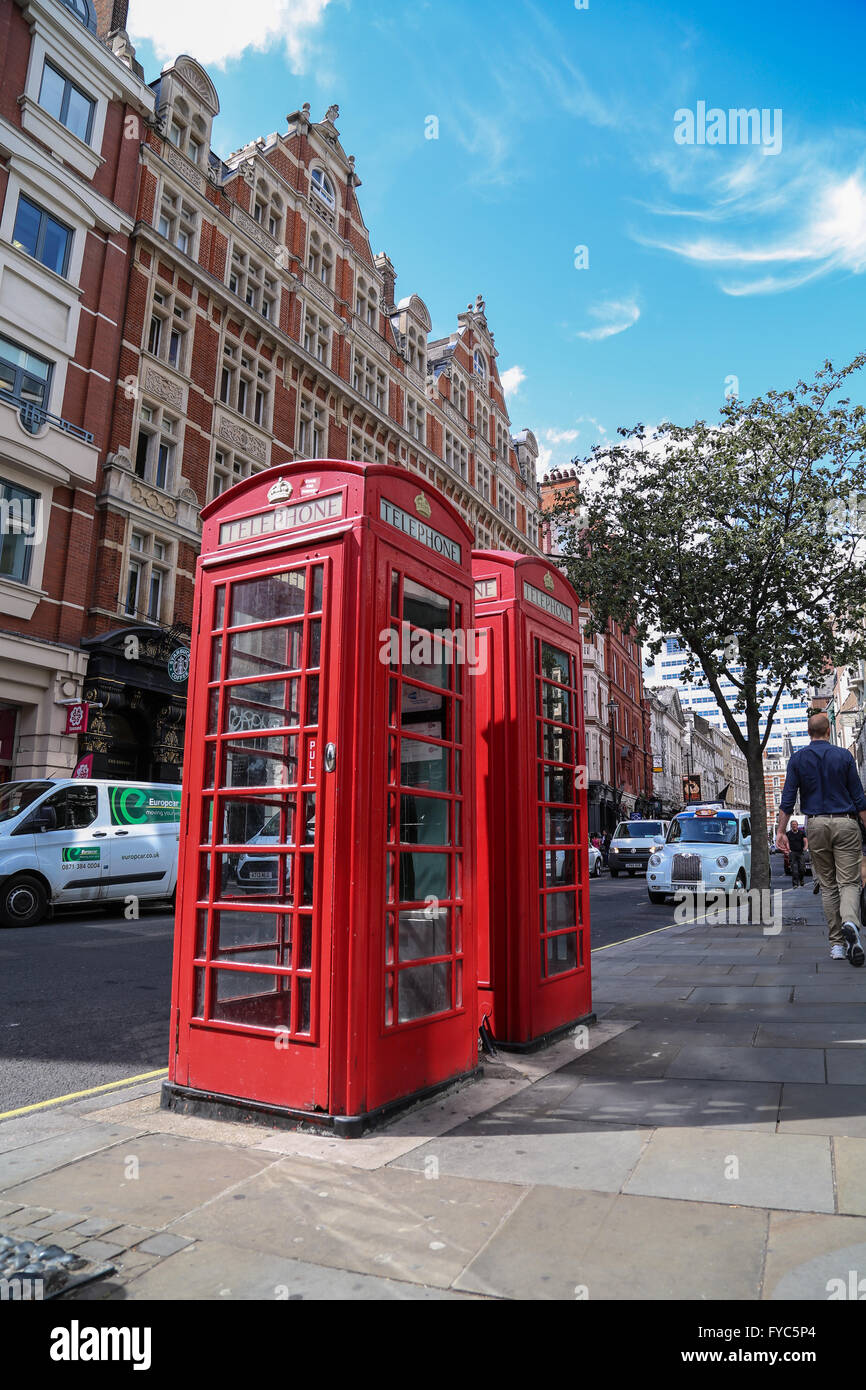 Red telephone booths hi-res stock photography and images - Alamy